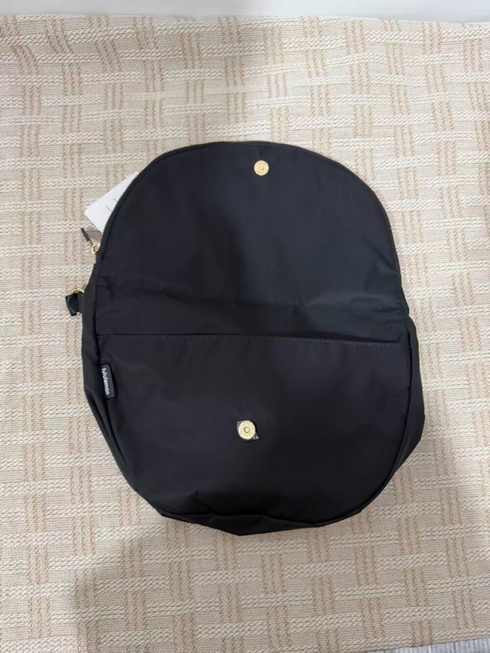 Lululemon Festival Bag 5L • Black/Gold • New - Picture 3 of 5